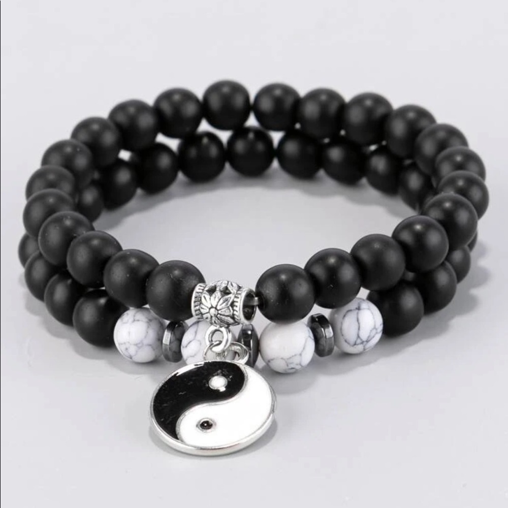 Yin & Yang charm black & white Silver bracelet 🌟 Rated 5 stars 🌟